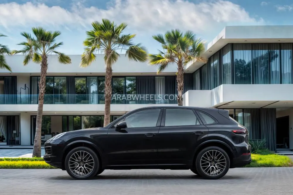Porsche Cayenne 2019 for Sale in Dubai Image-3