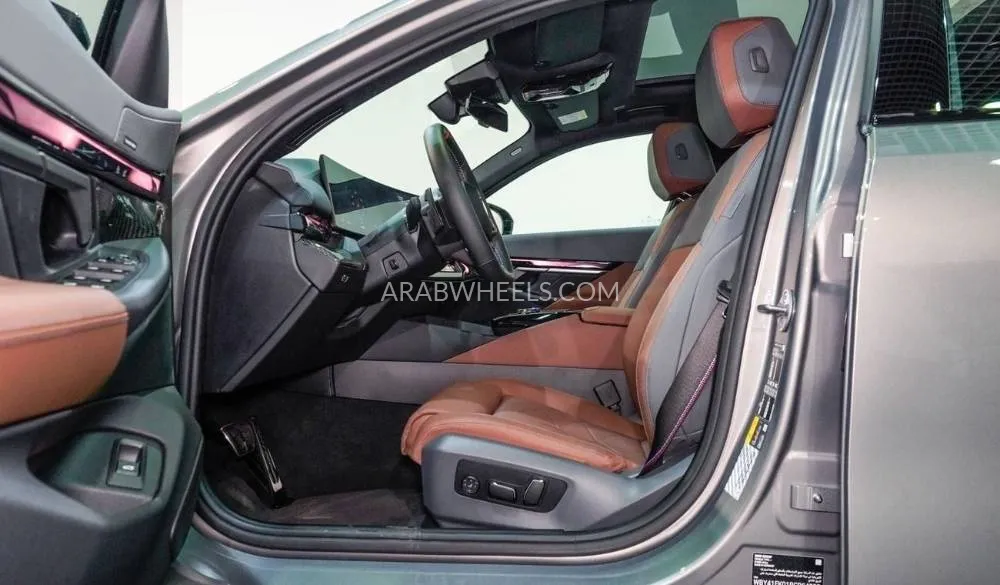 BMW i5 2024 for Sale in Abu Dhabi Image-8