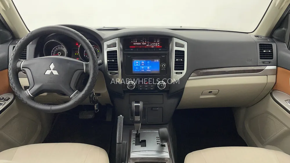 Mitsubishi Pajero 2016 for Sale in Dubai Image-12