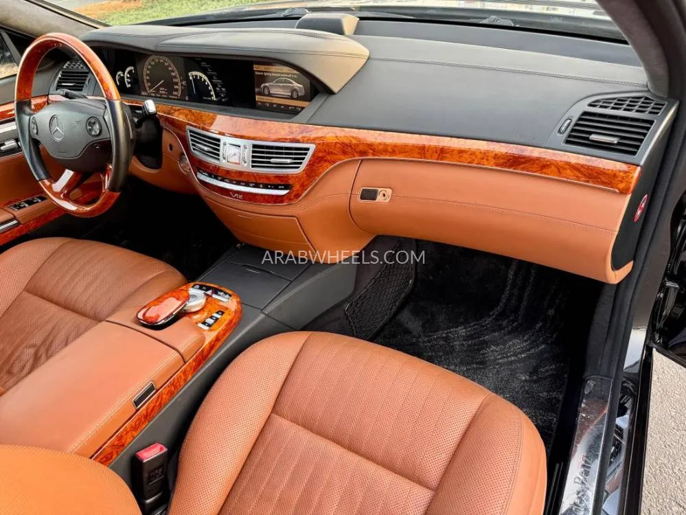 Mercedes Benz CLS Class 2009 for Sale in Dubai Image-13