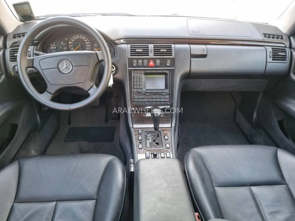 Mercedes Benz E Class 2000 for Sale in Dubai Image-11