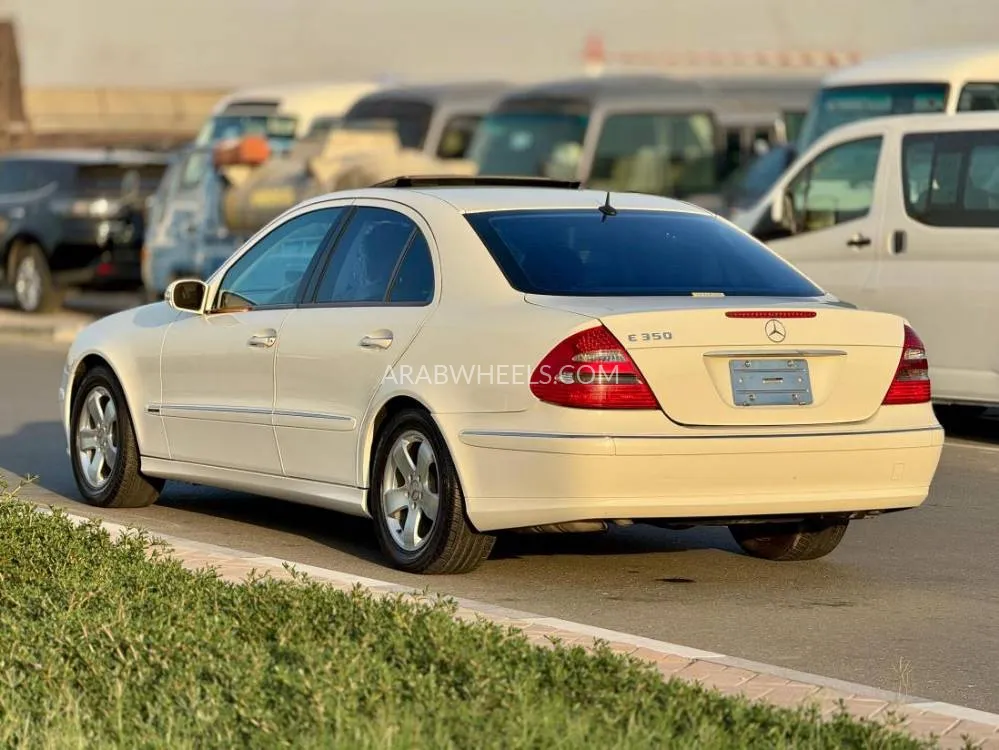 Mercedes Benz E Class 2004 for Sale in Dubai Image-5