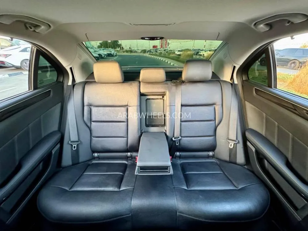 Mercedes Benz E Class 2010 for Sale in Dubai Image-12