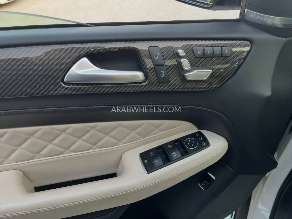 Mercedes Benz GLE Class 2017 for Sale in Ajman Image-5