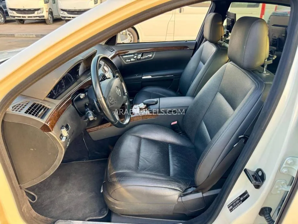 Mercedes Benz CLS Class 2011 for Sale in Dubai Image-9