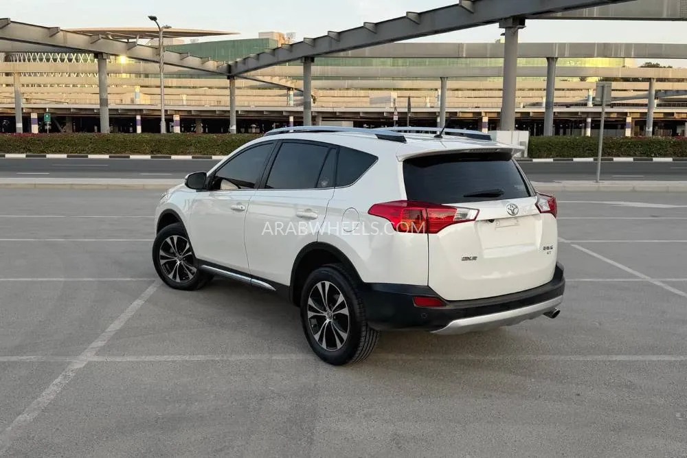 Toyota Rav4 2015 for Sale in Dubai Image-12