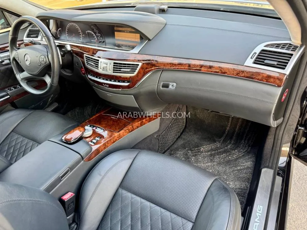 Mercedes Benz CLS Class 2010 for Sale in Dubai Image-11