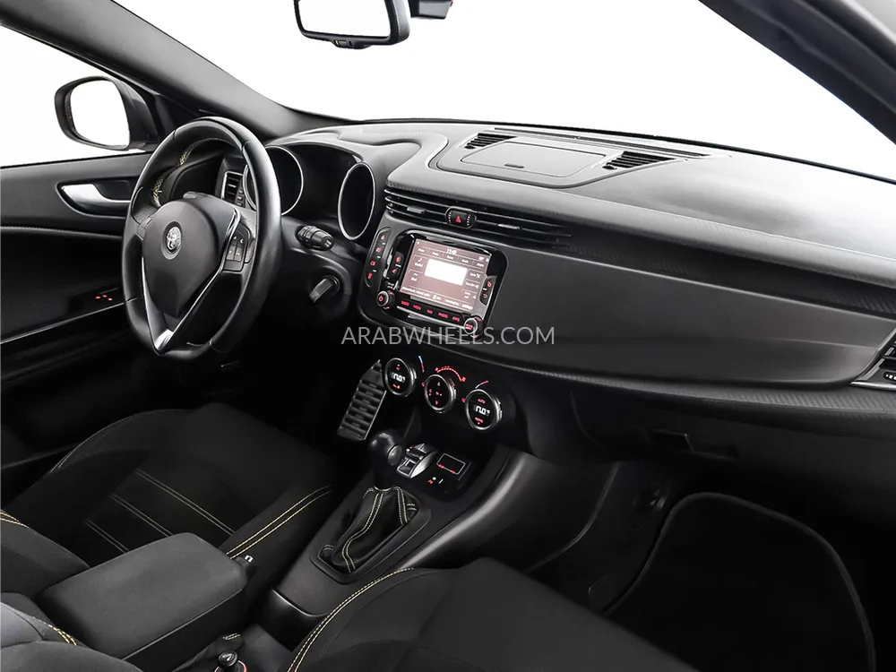 الفا روميو جولييتا 2021 for Sale in دبي Image-11