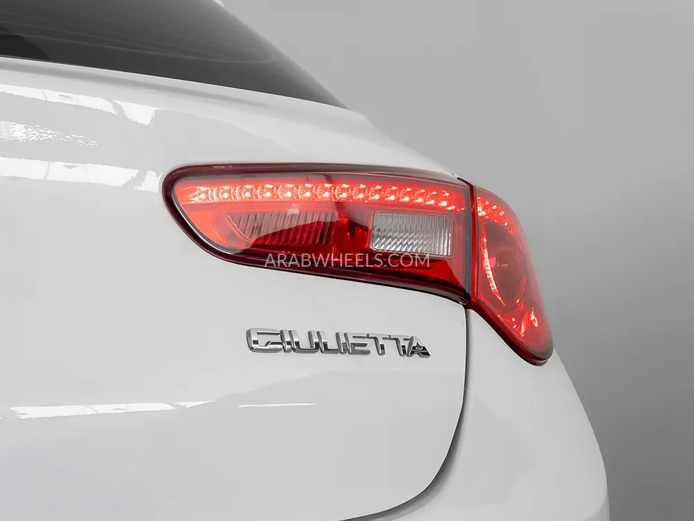 الفا روميو جولييتا 2021 for Sale in دبي Image-14