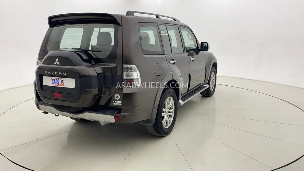 Mitsubishi Pajero 2017 for Sale in Dubai Image-3