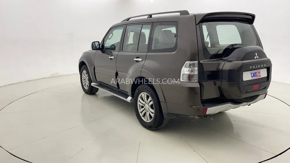 Mitsubishi Pajero 2017 for Sale in Dubai Image-5