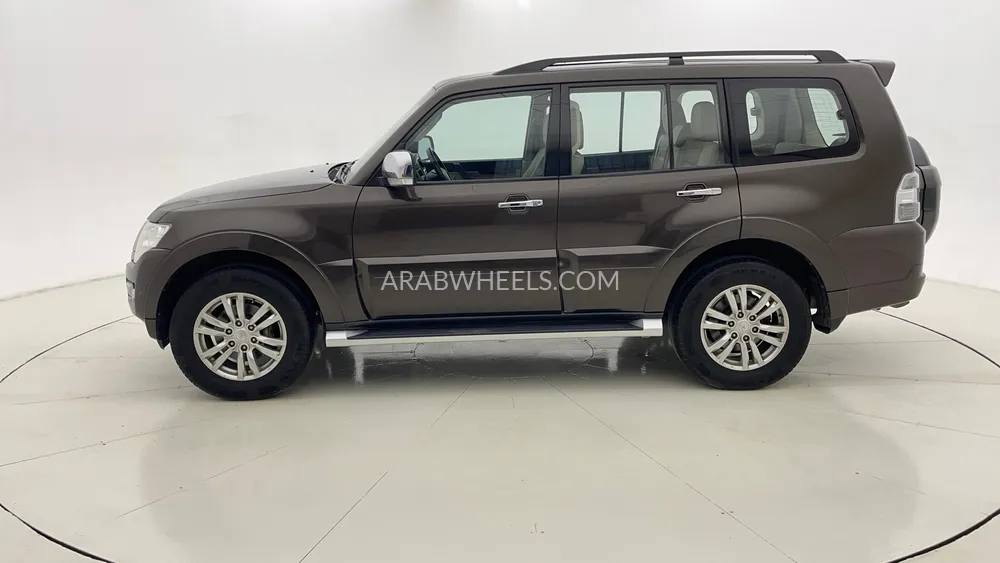 Mitsubishi Pajero 2017 for Sale in Dubai Image-6
