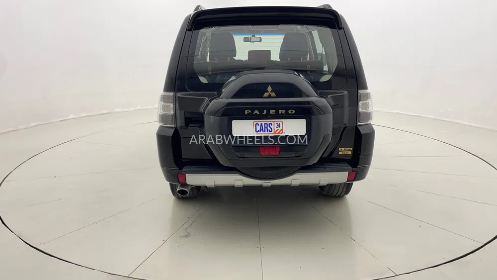 Mitsubishi Pajero 2020 for Sale in Dubai Image-4