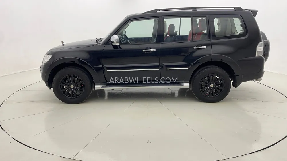 Mitsubishi Pajero 2020 for Sale in Dubai Image-6