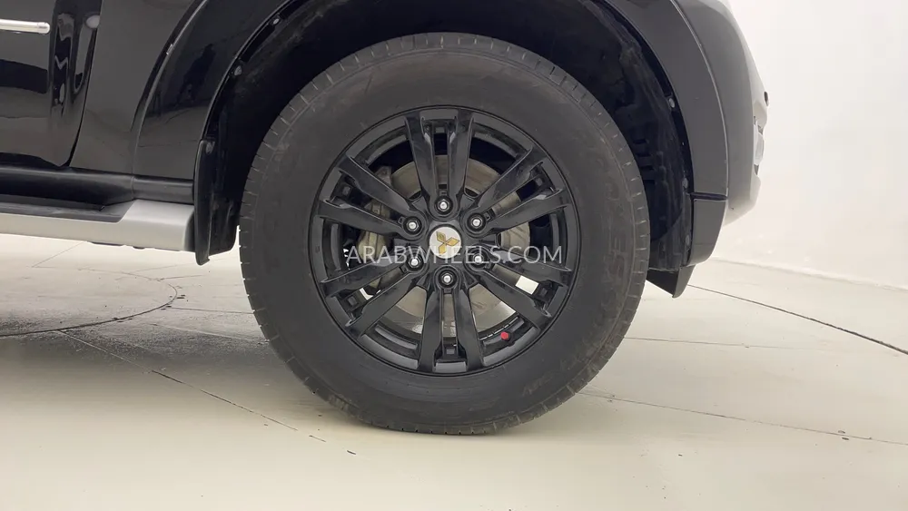 Mitsubishi Pajero 2020 for Sale in Dubai Image-10