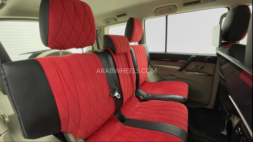 Mitsubishi Pajero 2020 for Sale in Dubai Image-25