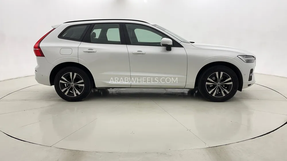 Volvo XC60 2023 for Sale in Dubai Image-2