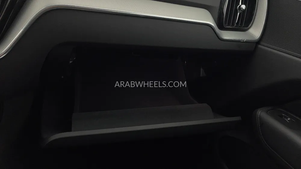 Volvo XC60 2023 for Sale in Dubai Image-34