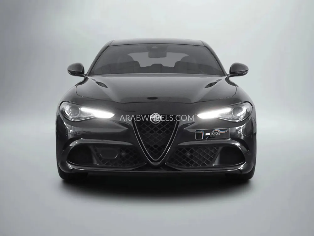 Alfa Romeo Giulia 2020 for Sale in Dubai Image-3