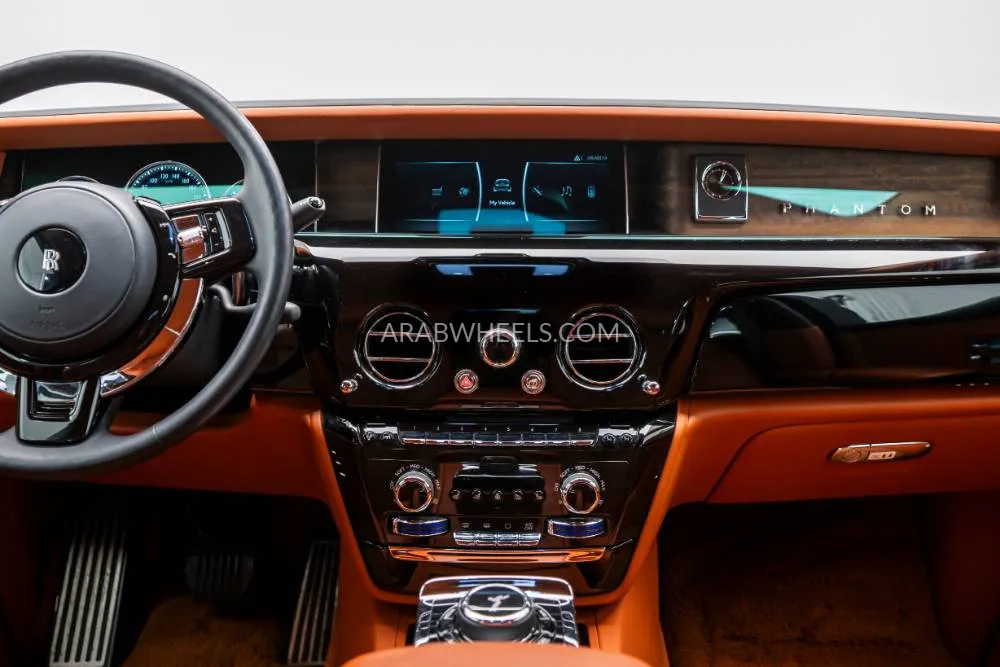 رولز رويس فانتوم 2022 for Sale in دبي Image-4