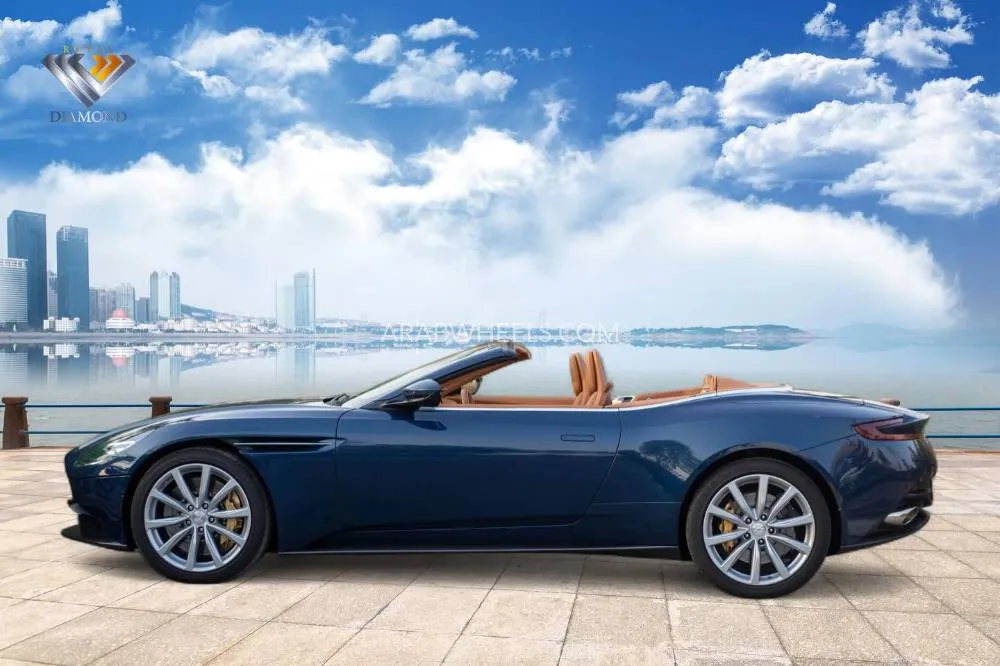 Aston Martin DB11 2022 for Sale in Dubai Image-7
