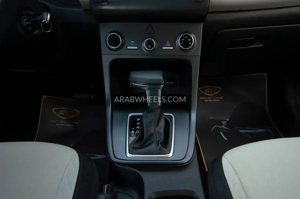 هيونداي كريتا 2020 for Sale in الشارقة Image-17