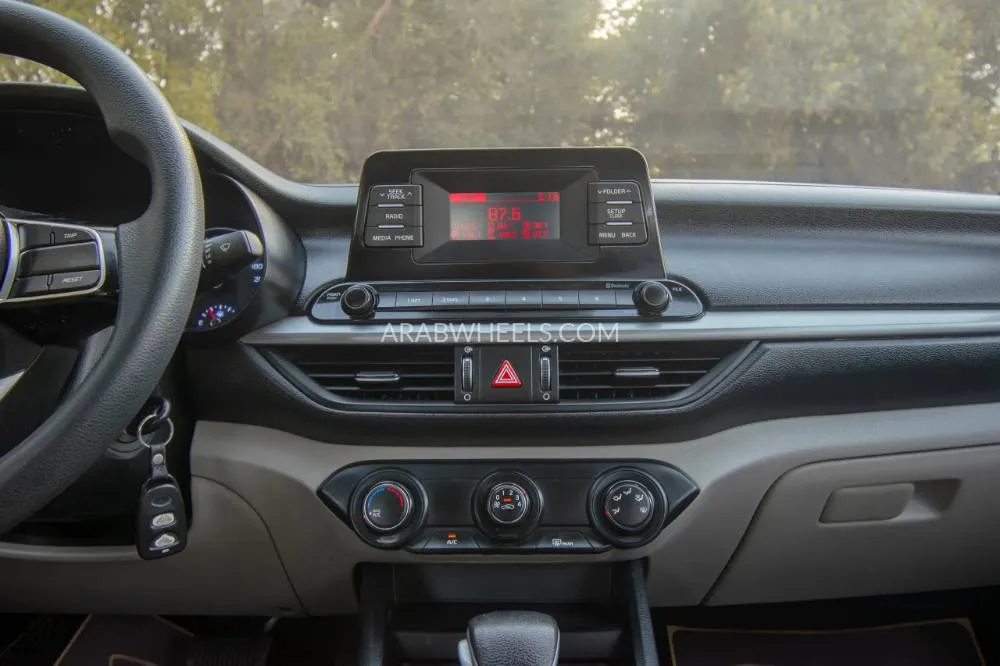 Kia Cerato 2022 for Sale in Sharjah Image-16