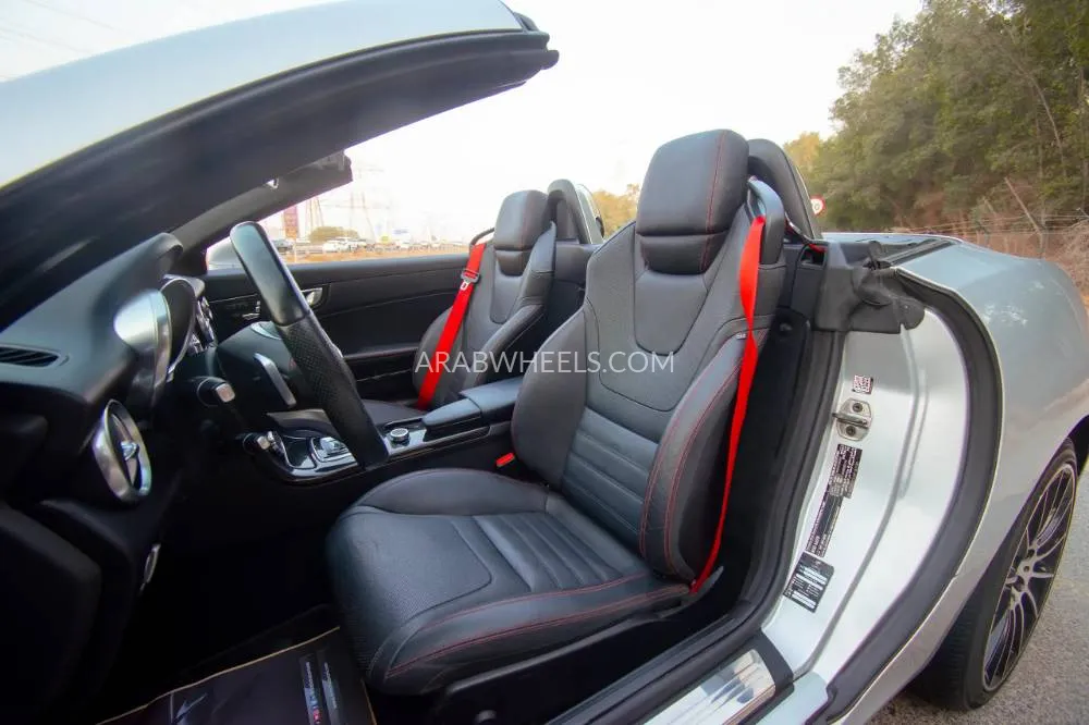 مرسيدس بنز SLC Class 2017 for Sale in الشارقة Image-8