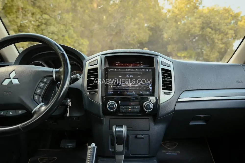 Mitsubishi Pajero 2016 for Sale in Sharjah Image-17