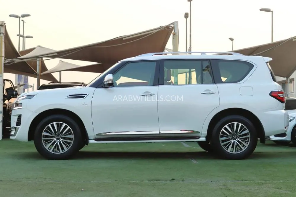 Nissan Patrol 2020 for Sale in Sharjah Image-5