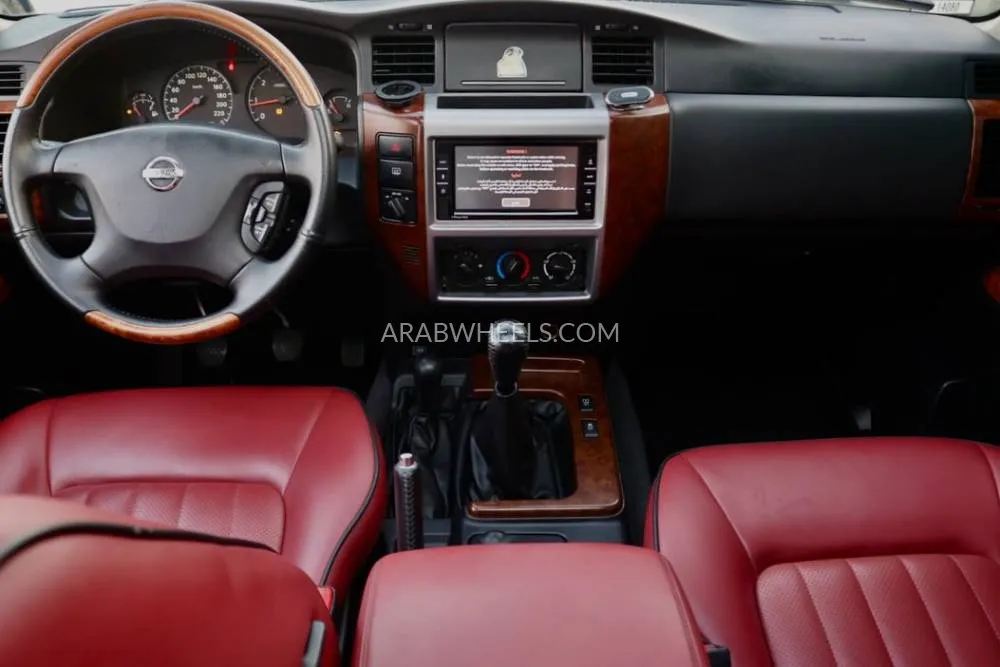 Nissan Patrol 2021 for Sale in Sharjah Image-4