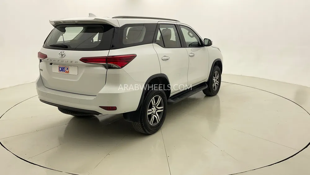 Toyota Fortuner 2023 for Sale in Dubai Image-3