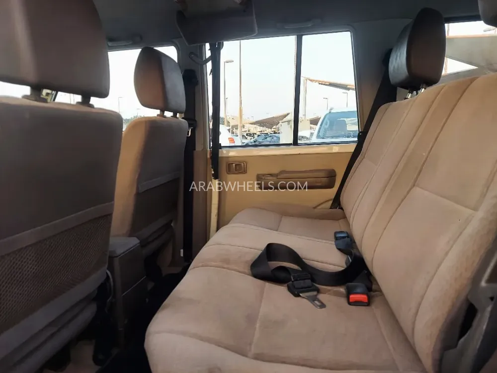 تويوتا لاند كروزر 70 سيريز 2019 for Sale in الشارقة Image-8