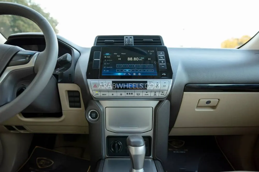 Toyota Land Cruiser Prado 2016 for Sale in Sharjah Image-17