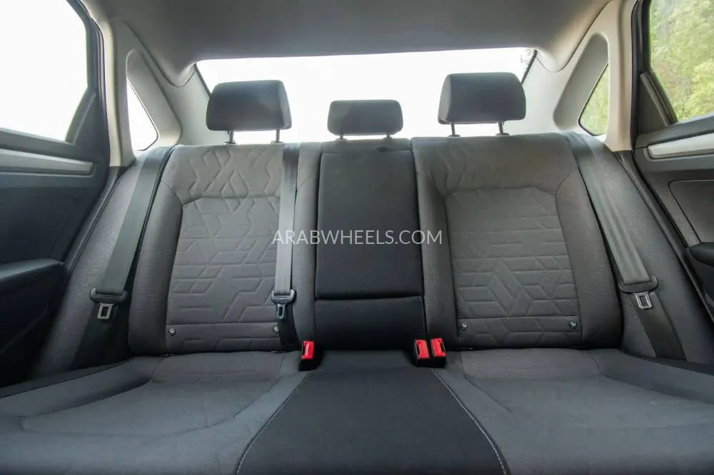 Volkswagen Passat 2022 for Sale in Sharjah Image-12