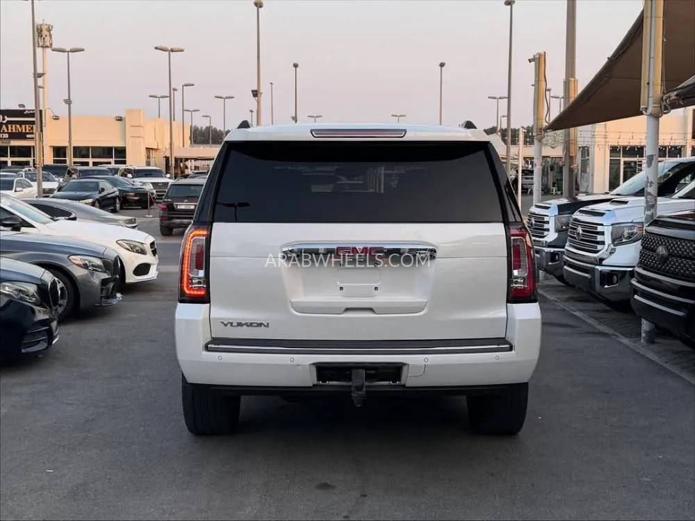 GMC Yukon 2018 for Sale in Sharjah Image-5