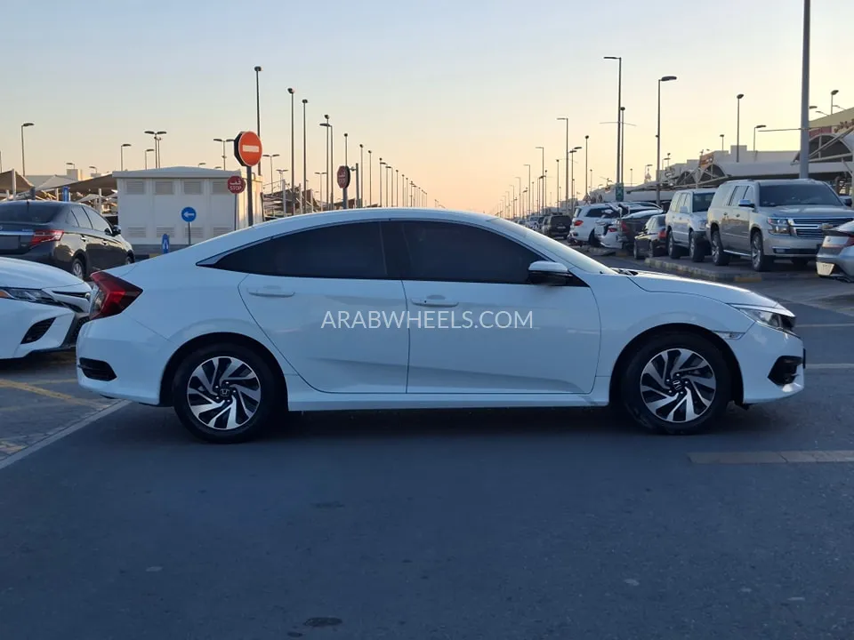 Honda Civic 2017 for Sale in Sharjah Image-4