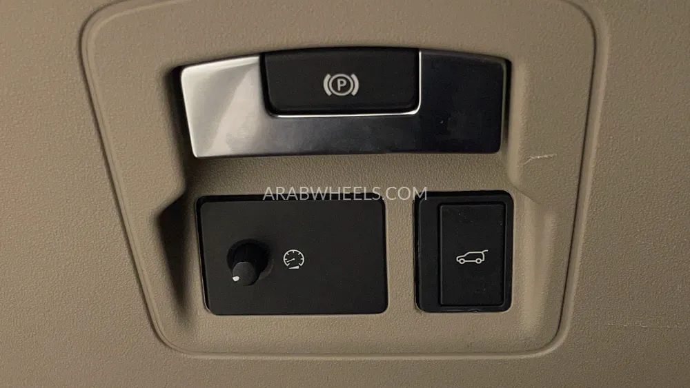 لاند روفر رينج روفر فيلار 2018 for Sale in دبي Image-47