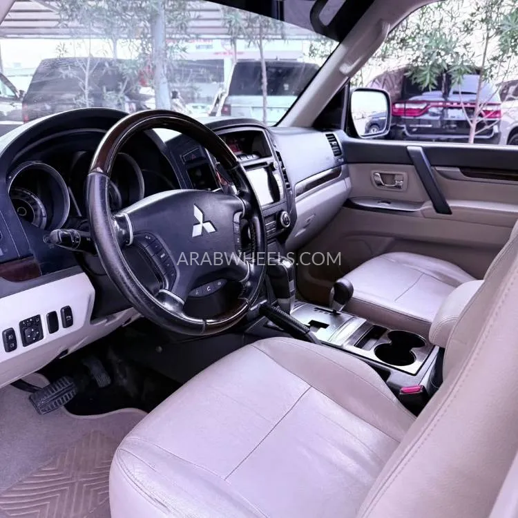 Mitsubishi Pajero 2014 for Sale in Ajman Image-6
