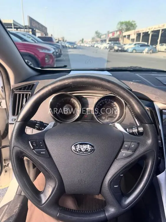 Hyundai Sonata 2013 for Sale in Ajman Image-5