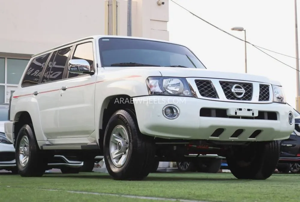 Nissan Patrol 2022 for Sale in Sharjah Image-2