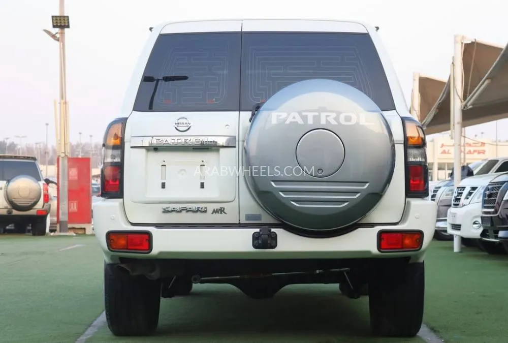 Nissan Patrol 2022 for Sale in Sharjah Image-4