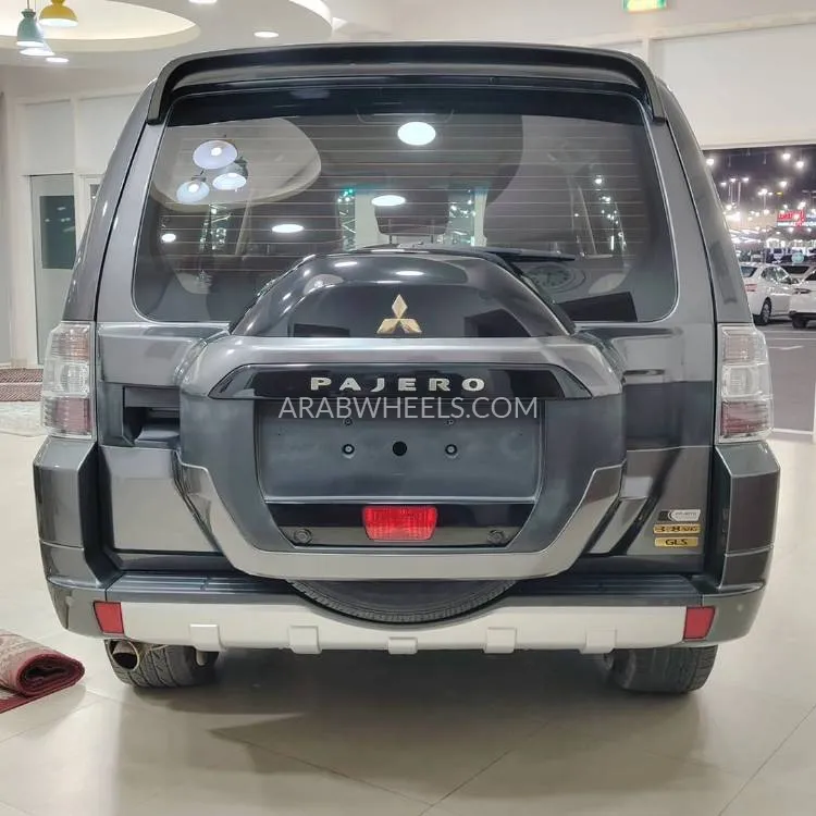 Mitsubishi Pajero 2018 for Sale in Sharjah Image-5