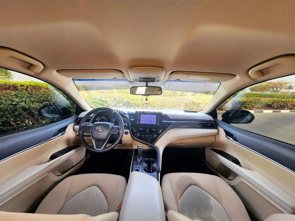 Toyota Camry 2023 for Sale in Dubai Image-4