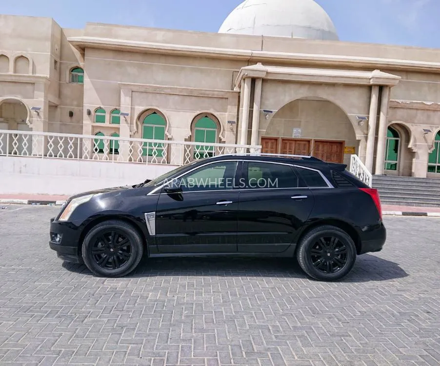 Cadillac SRX 2015 for Sale in Ajman Image-7