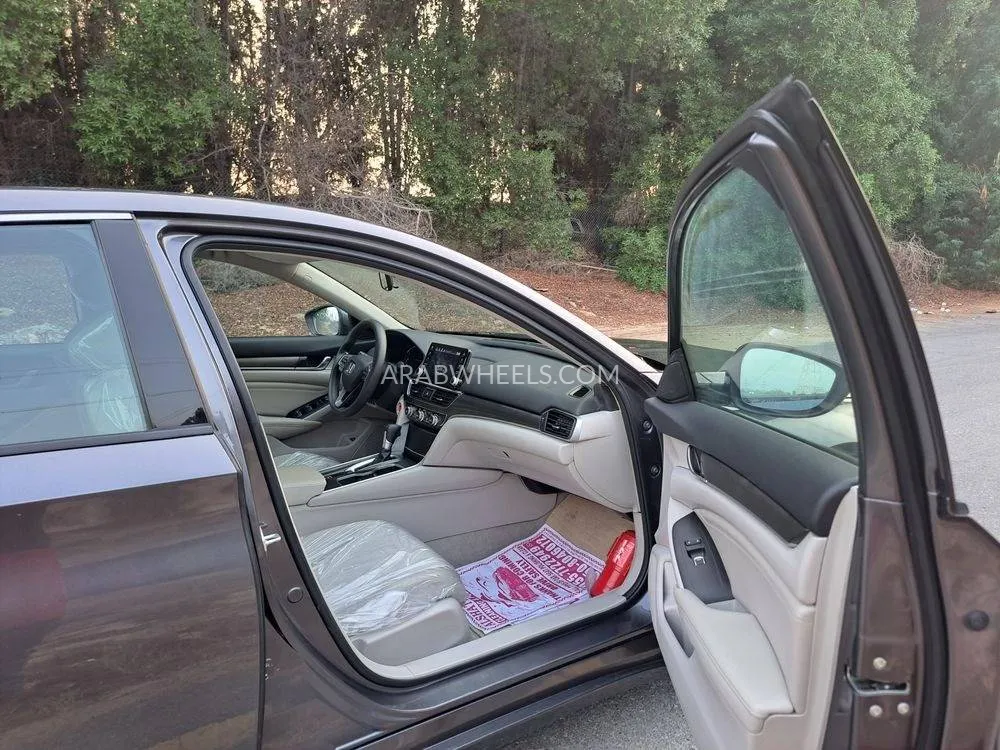 Honda Accord 2022 for Sale in Sharjah Image-10