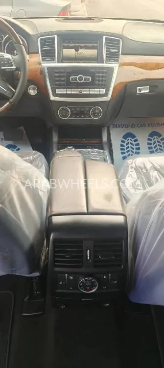 Mercedes Benz GL Class 2016 for Sale in Sharjah Image-16