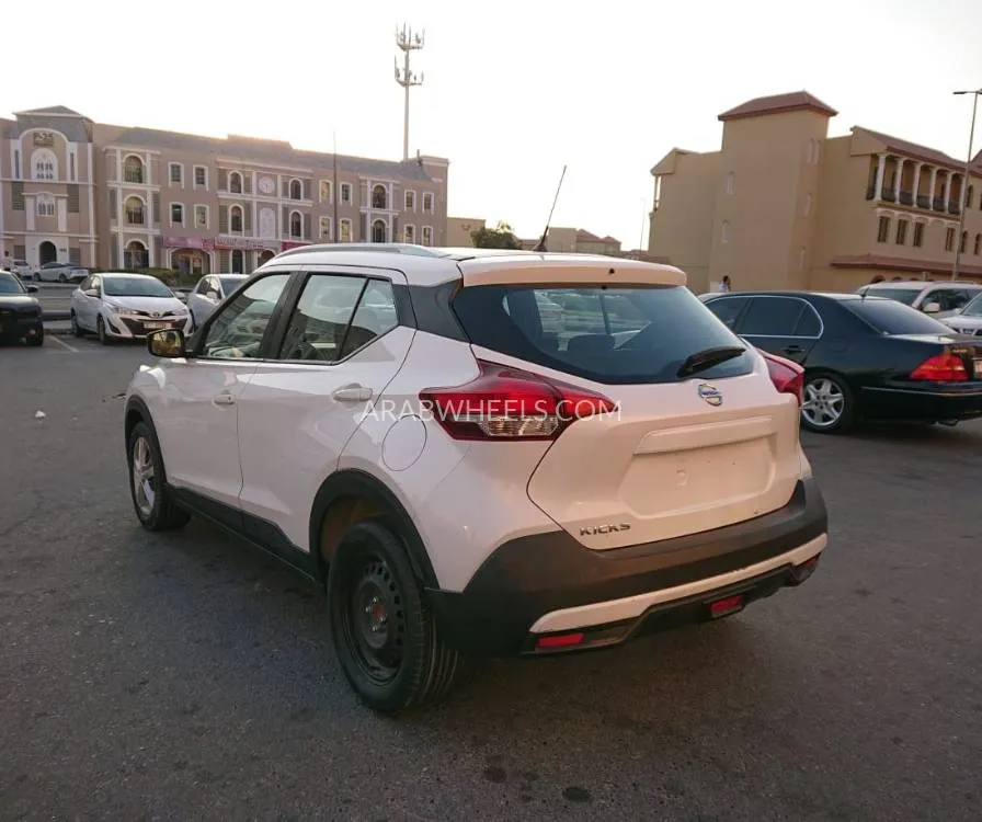 Nissan Kicks 2020 for Sale in Ajman Image-9