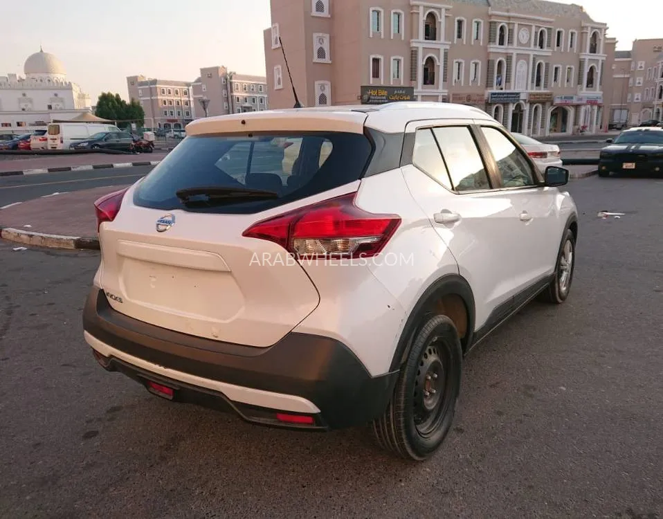 Nissan Kicks 2020 for Sale in Ajman Image-11
