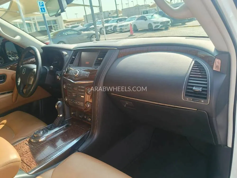 Nissan Patrol 2018 for Sale in Sharjah Image-16